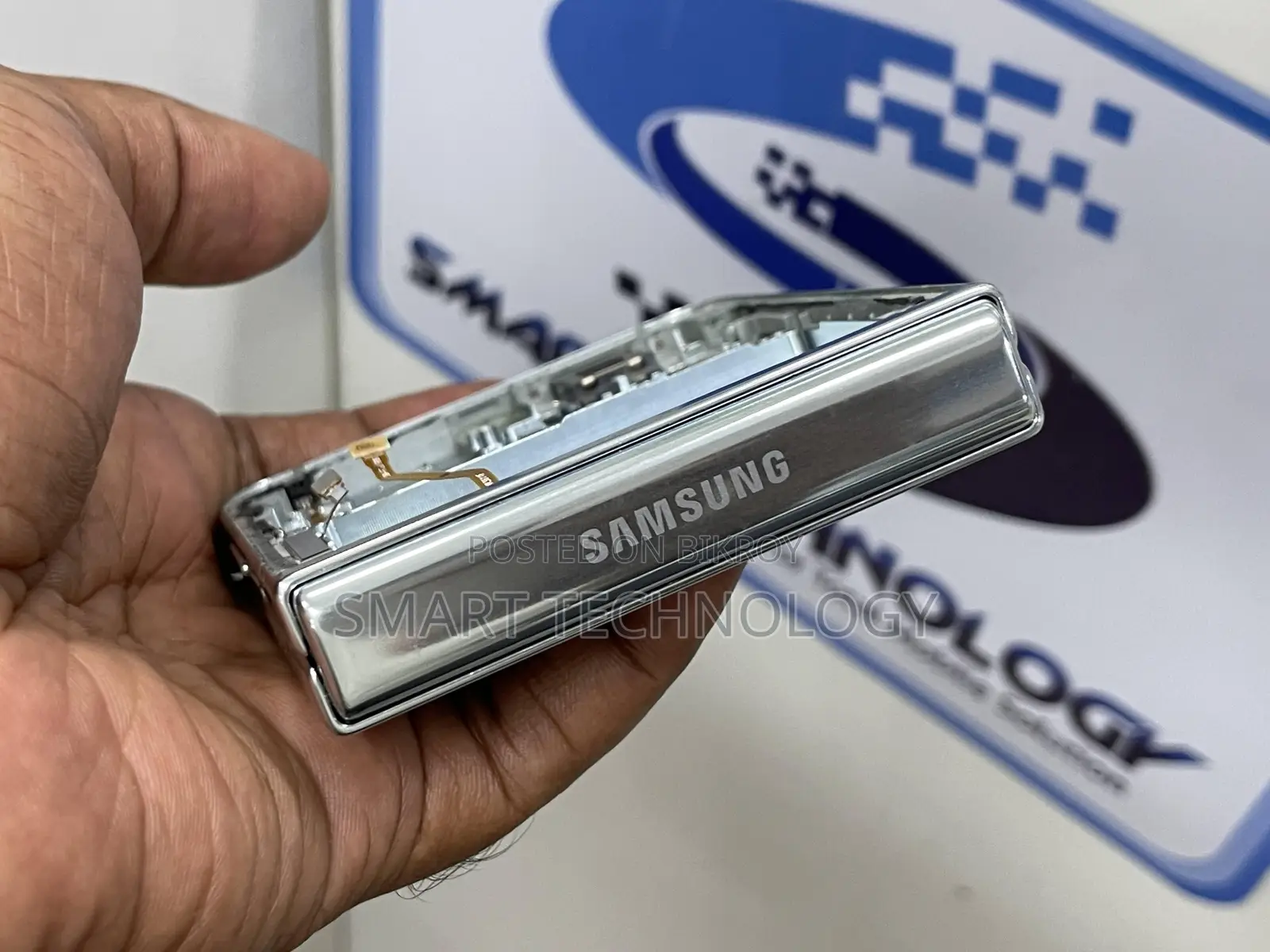 Samsung Galaxy Z Flip 5 Original Middle Frame / Metal Housing Part