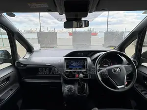 Toyota Noah X Wine 4 Point 2021