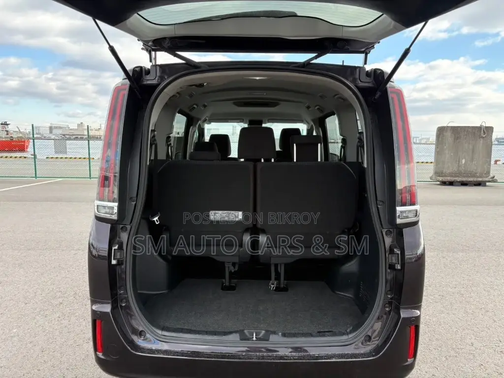 Toyota Noah X Wine 4 Point 2021