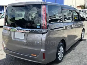Toyota Noah Hybrid X pre order 2021