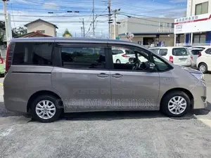 Toyota Noah Hybrid X pre order 2021
