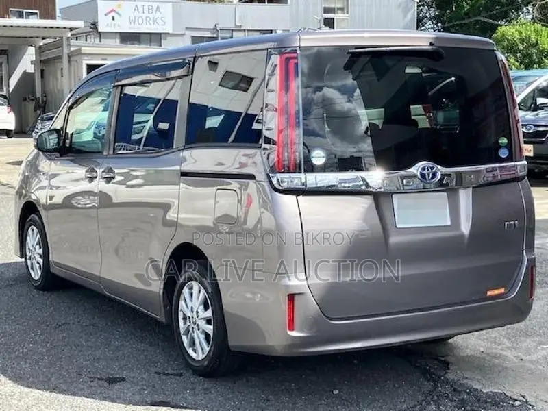 Toyota Noah Hybrid X pre order 2021
