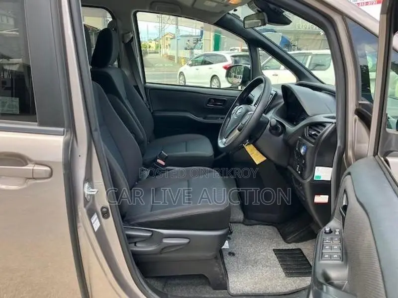 Toyota Noah Hybrid X pre order 2021