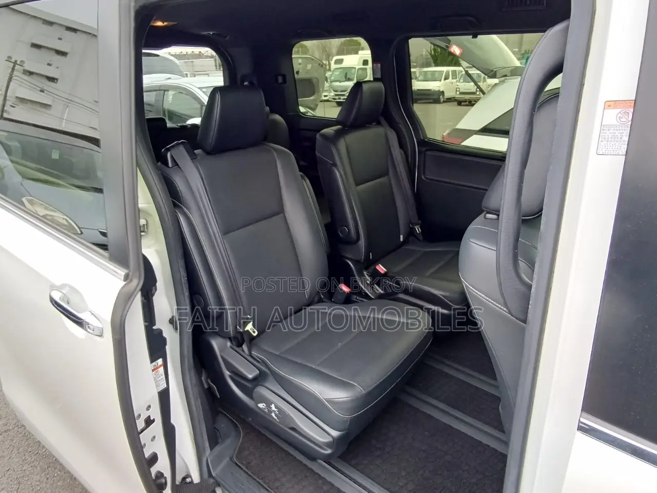 Toyota Esquire GI PETROL 2019