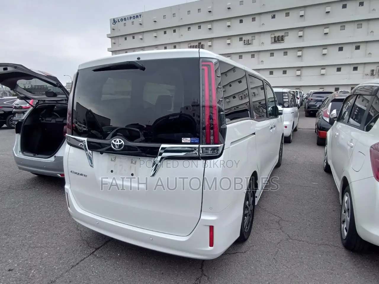 Toyota Esquire GI PETROL 2019