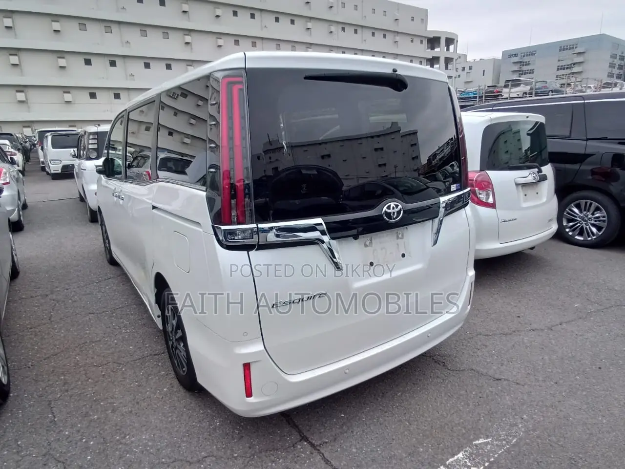 Toyota Esquire GI PETROL 2019