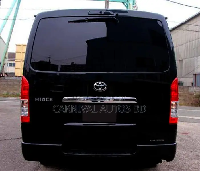 Toyota HiAce 2021 Black