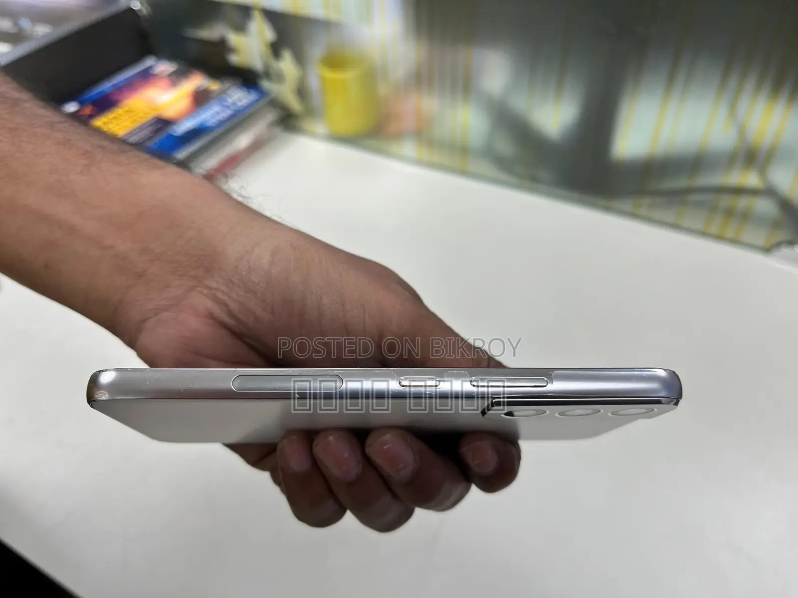 Samsung Galaxy S22 Original (Used)