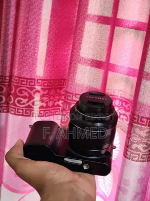 Samsung nx2000 mirrorless camera