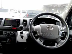 Toyota Hiace GL DUAL ACBLACK 2021