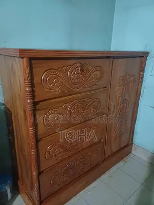 সেগুনের ওয়ারড্রব বিক্রয় হবে সাইজ সাড়ে ৪-৫ ফিট