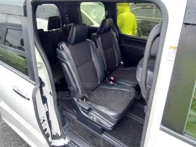 Toyota Noah SIWXB Hybrid Pearl 2021