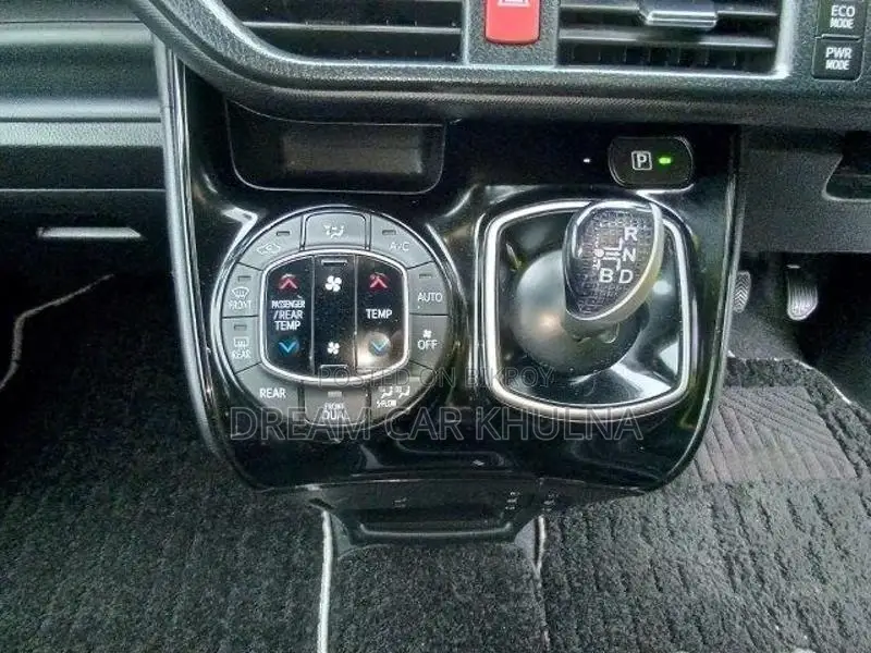 Toyota Noah SIWXB Hybrid Pearl 2021