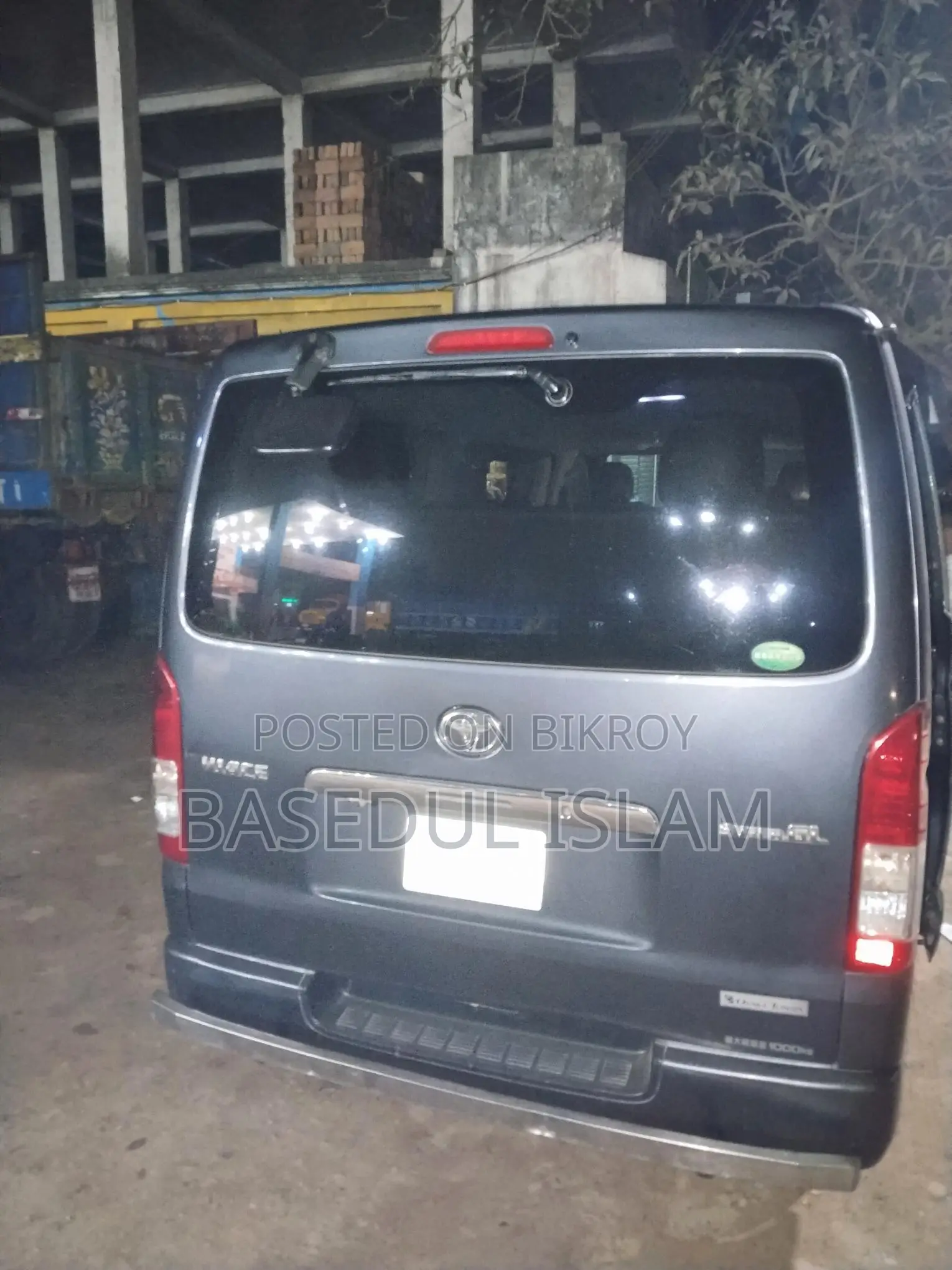 Toyota HiAce 2010 Gray