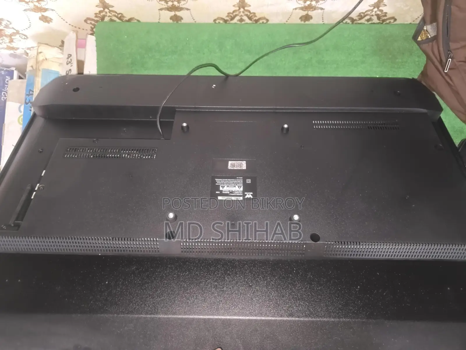 Walton 43" voice & borderless TV (Box included)
