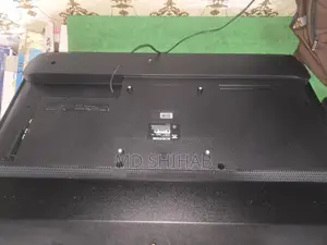 Walton 43" voice & borderless TV (Box included)
