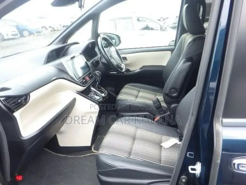 Toyota Noah Non-Hybrid Si Wxb 2020