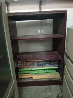 শোকেস বিক্রি করা হবে।