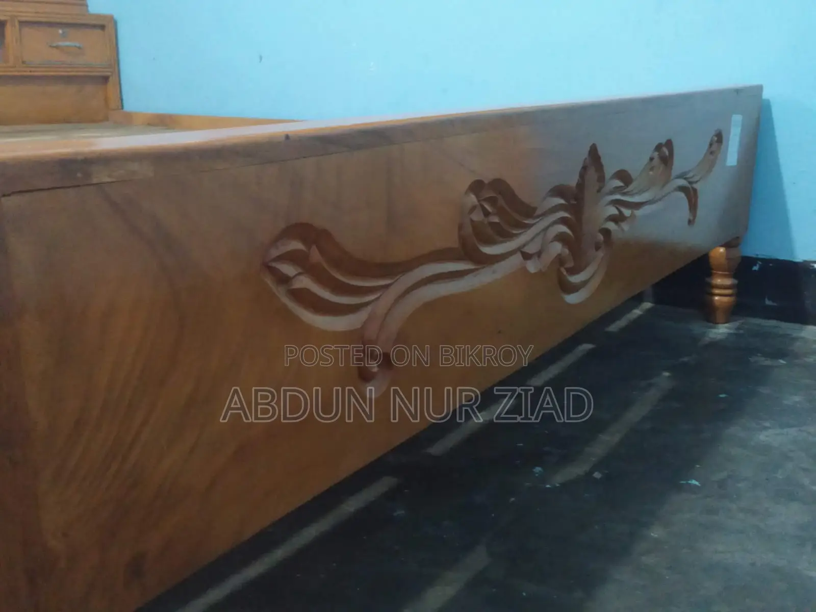 Solid Mahogany Wood Bed for Sale.