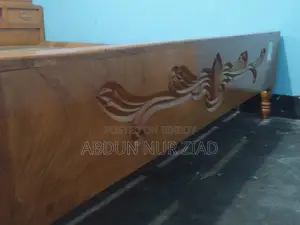 Solid Mahogany Wood Bed for Sale.