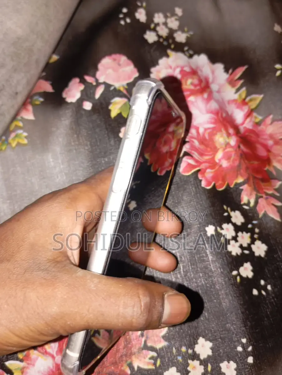 Apple iPhone 11 (Urgent Need for Money) (Used)