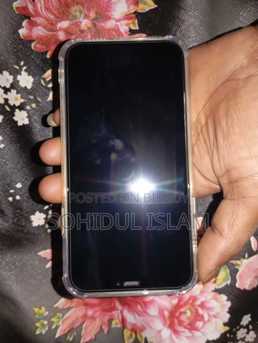 Apple iPhone 11 (Urgent Need for Money) (Used)