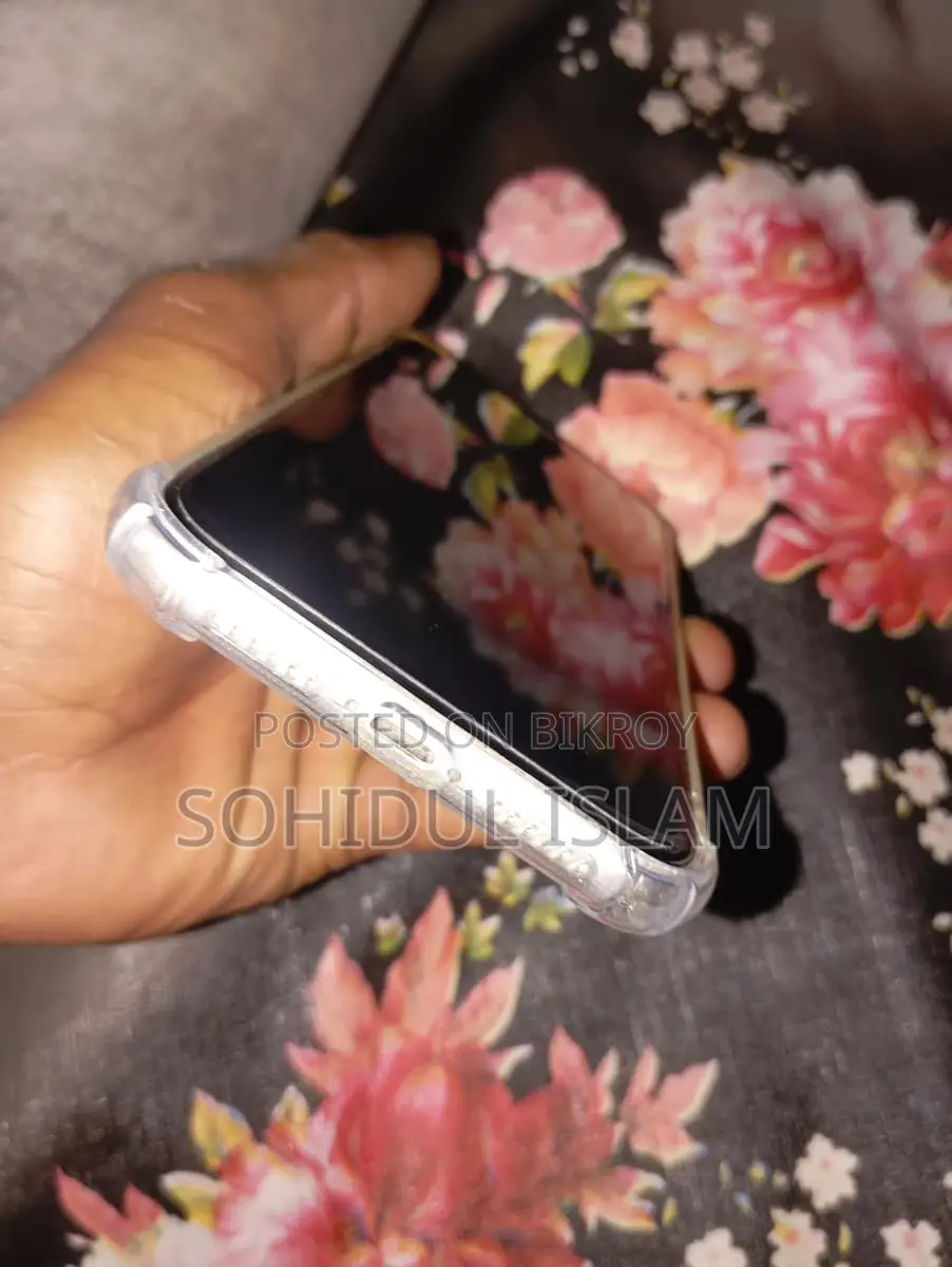 Apple iPhone 11 (Urgent Need for Money) (Used)