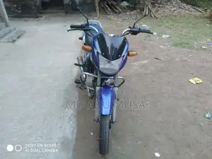 Bajaj CT 100 2012