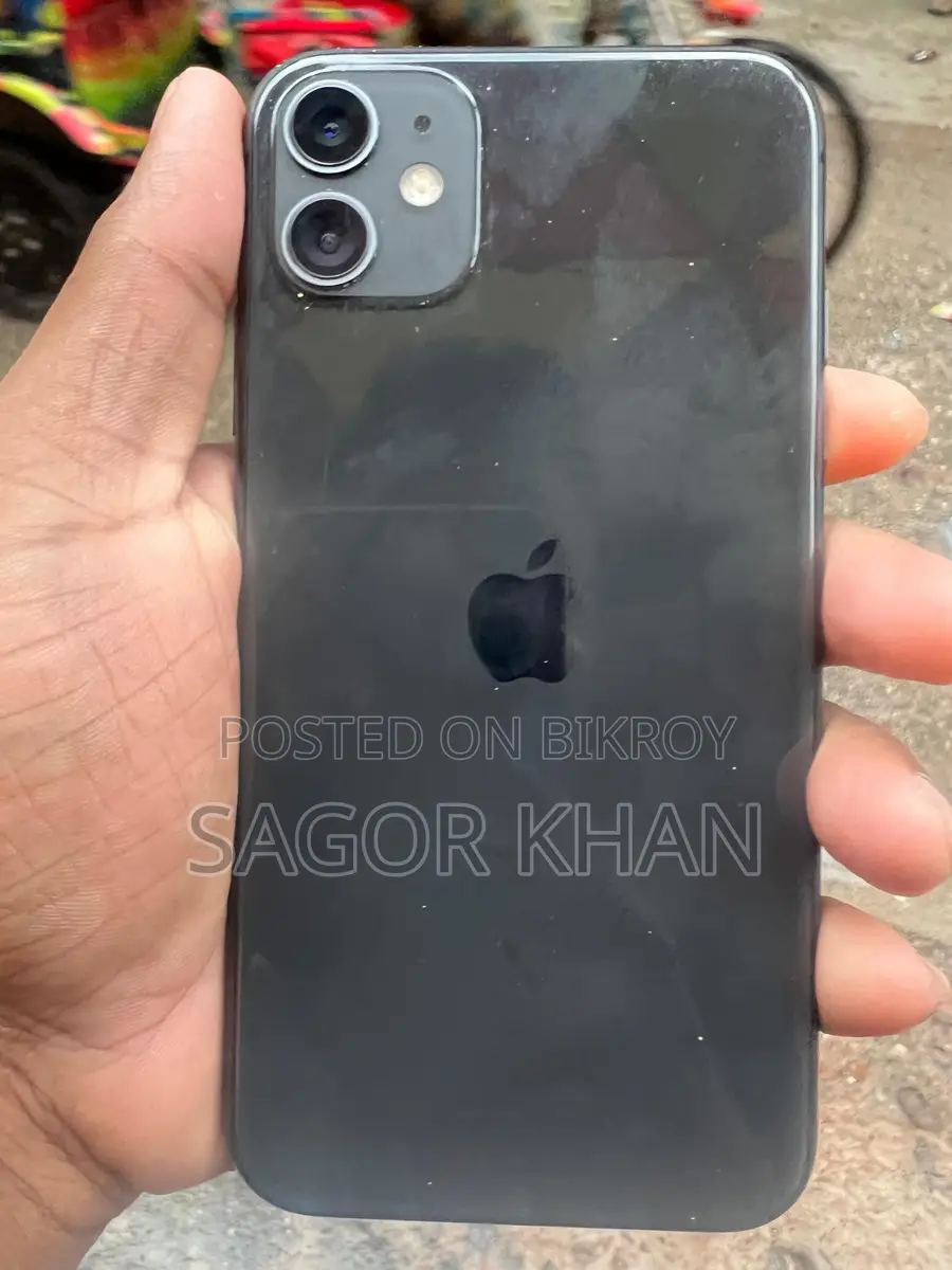 Apple iPhone 11 . (Used)