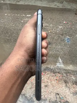 Apple iPhone 11 . (Used)