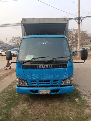 Isuzu NKR Covered Van 2016