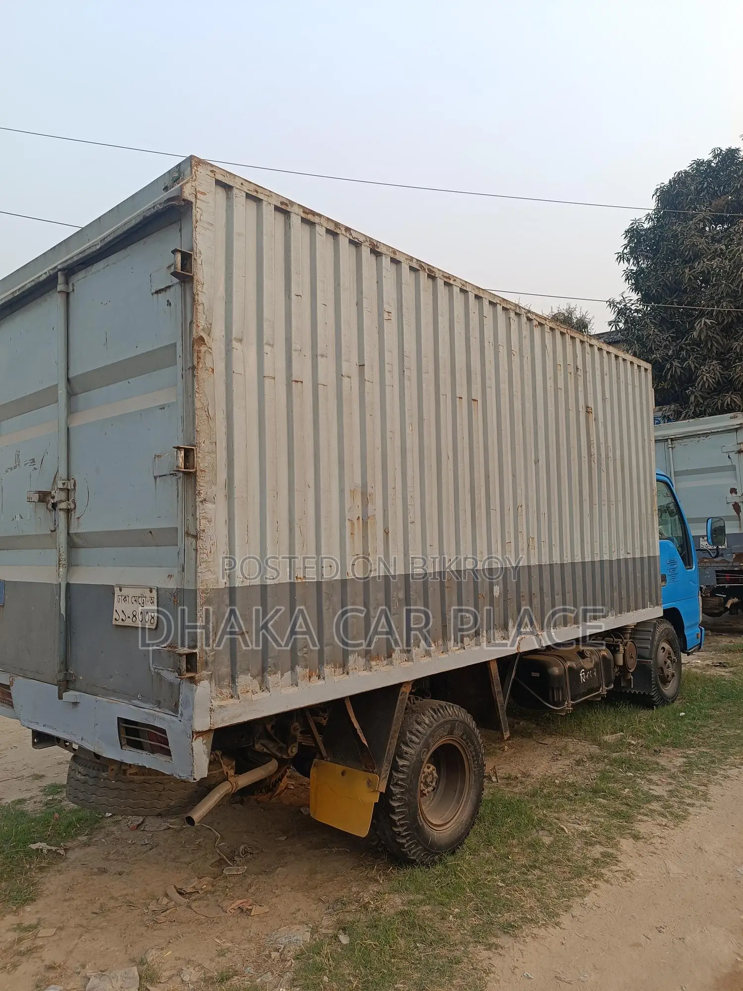 Isuzu NKR Covered Van 2016
