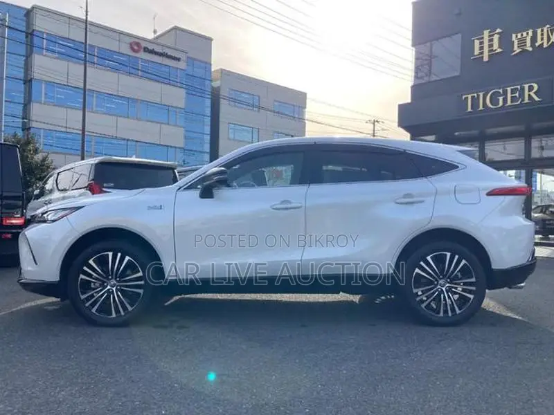 Toyota Harrier Hybrid G 2022