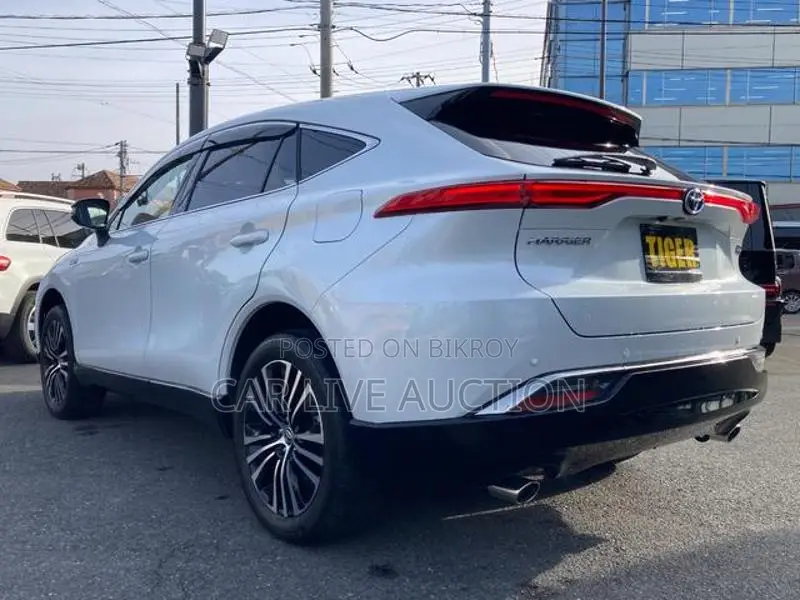 Toyota Harrier Hybrid G 2022