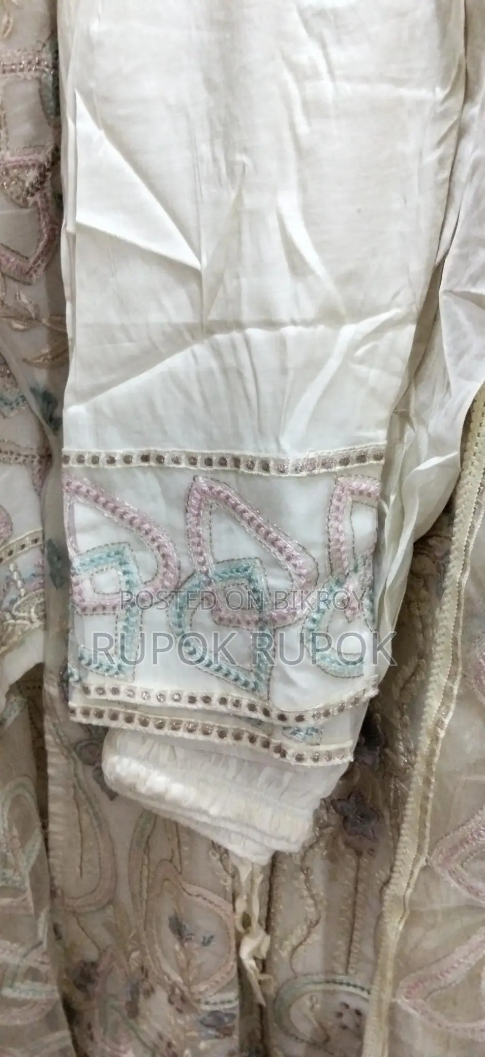 Used Local Three-Piece Sets for Sale
