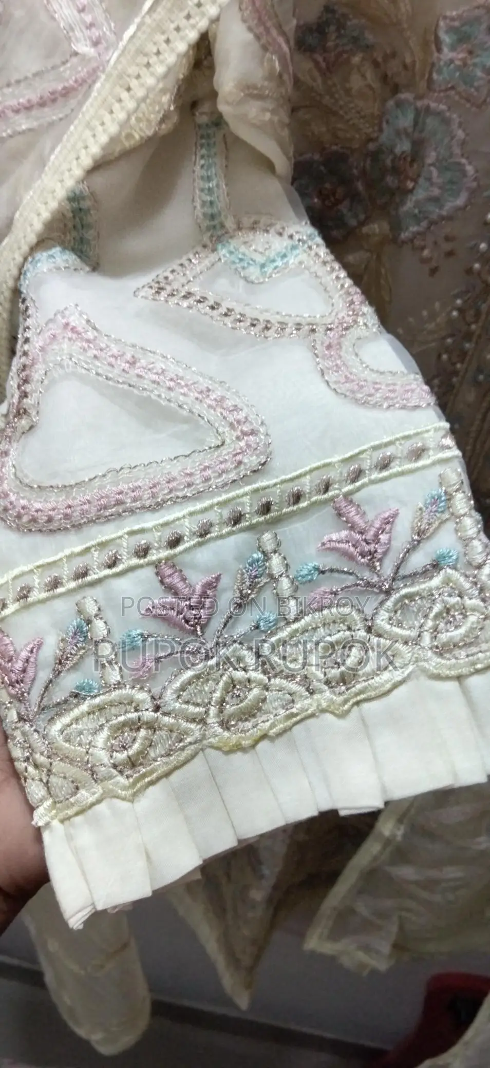 Used Local Three-Piece Sets for Sale