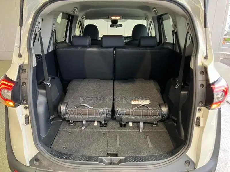 Toyota Sienta Hybrid X Package 2021