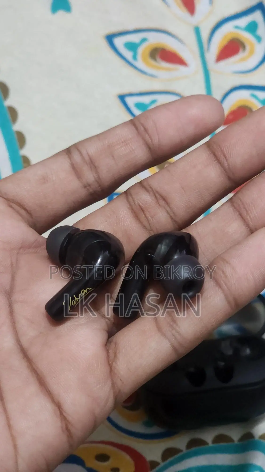 ​ব্যবহৃত Oraimo ইয়ারবাড বিক্রি হবে অনেক কম দামে