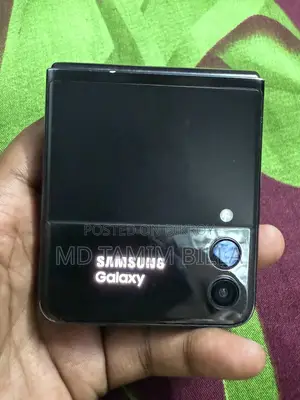 Samsung Galaxy Z Flip3 (Used)