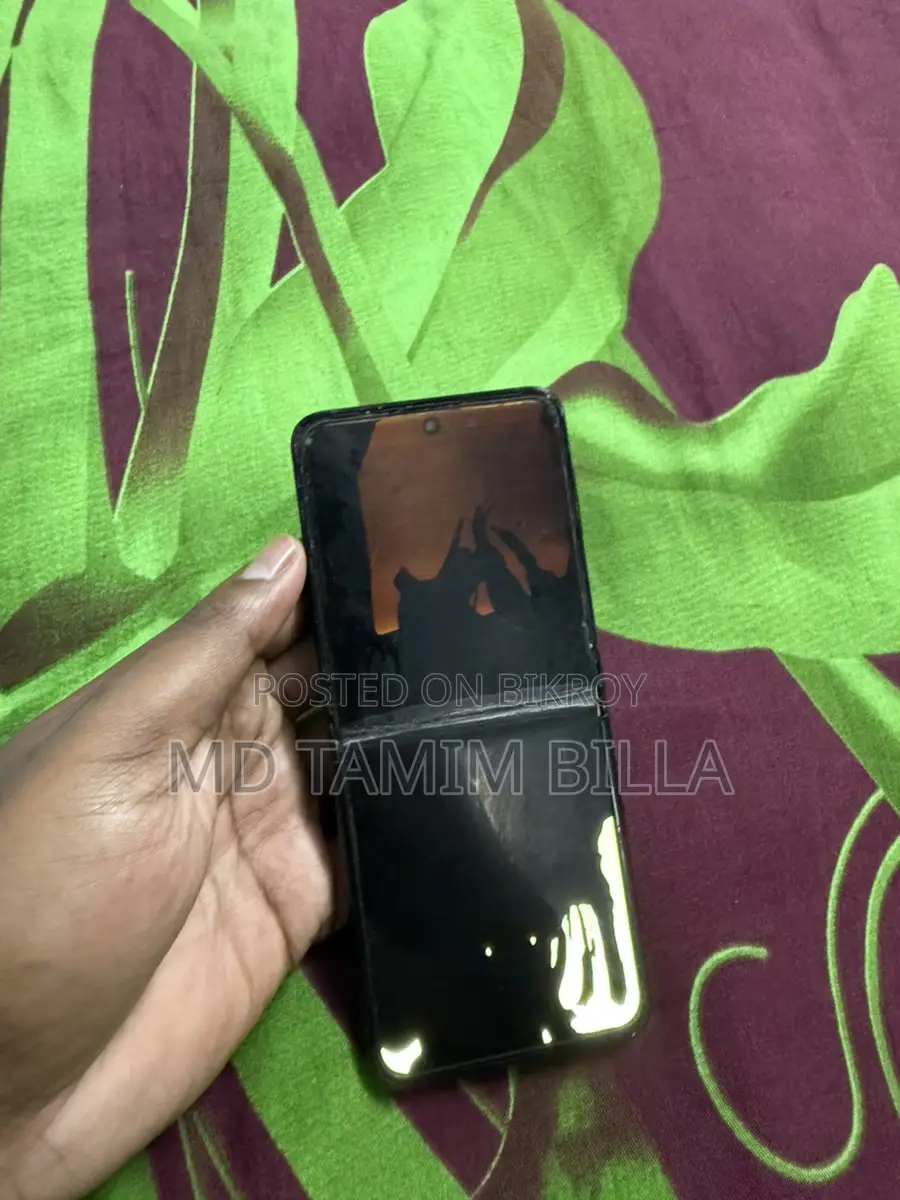 Samsung Galaxy Z Flip3 (Used)