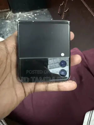 Samsung Galaxy Z Flip3 (Used)