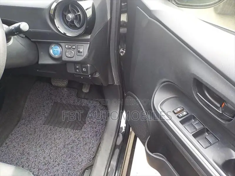 Toyota Aqua S BLACK HYBRID 2019