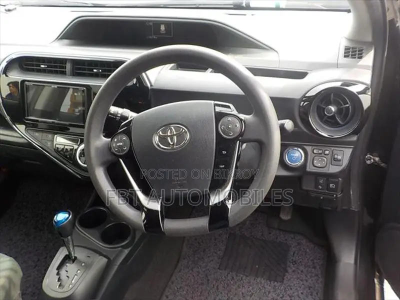 Toyota Aqua S BLACK HYBRID 2019