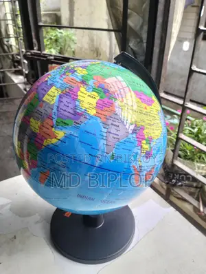 এটি একটি গ্লোব Globe বা বিশ্বমানচিত্রের গোলক