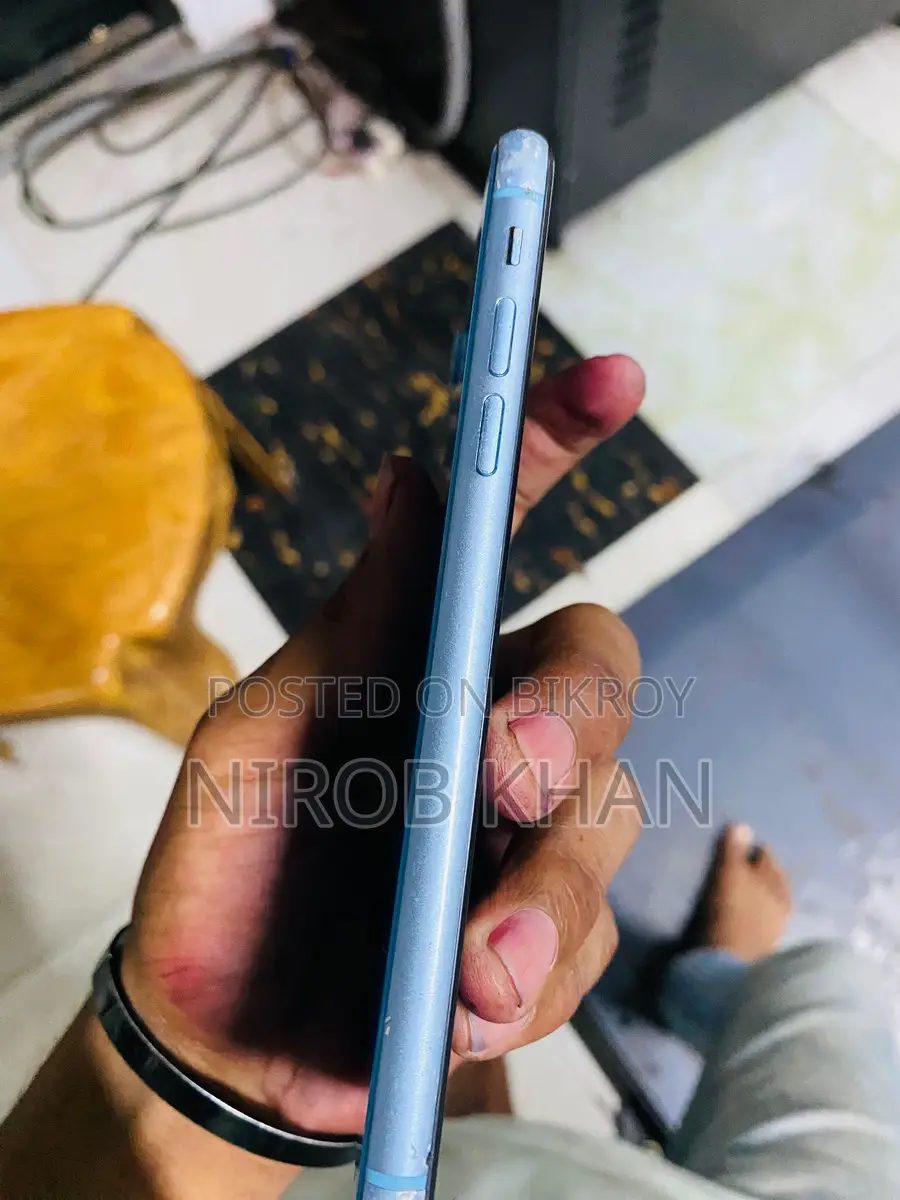 Apple iPhone XR (Used)