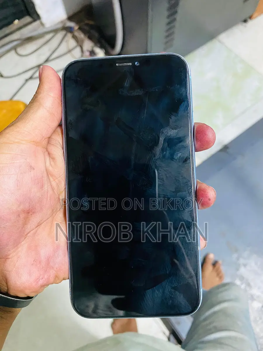 Apple iPhone XR (Used)