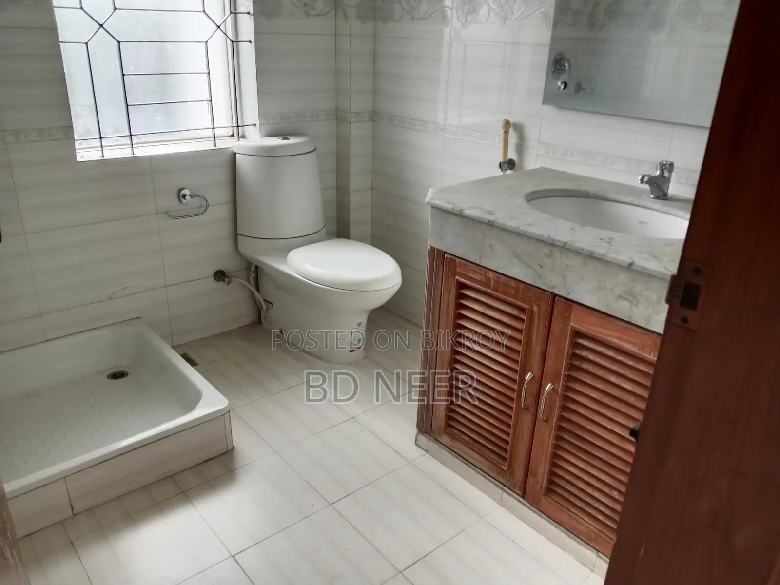 Pretty looking 4 Bed room apt rent in Gulshan