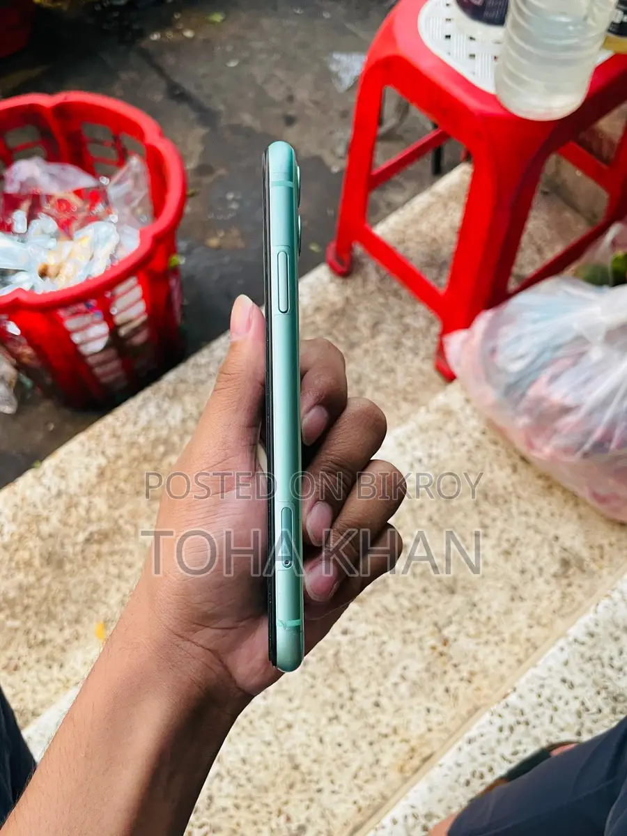 Apple iPhone 11 (Used)