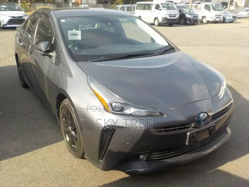 Toyota Prius S touring Selection 2018