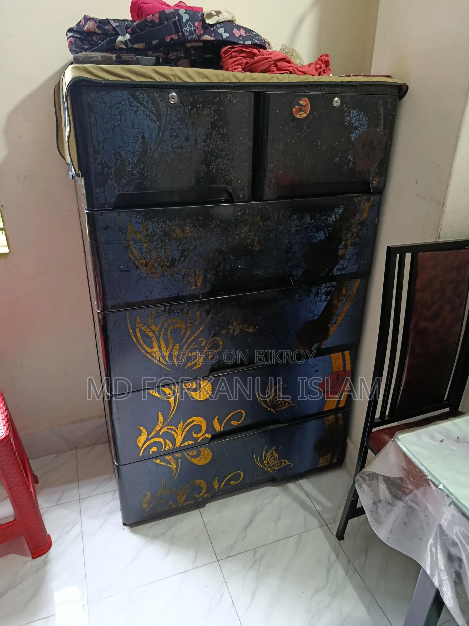 শোকেস,ওয়াড্রব, ডাইনিং টেবিল
